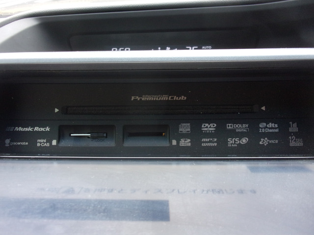 CD,DVD,SD�J�[�h�X���b�g���B