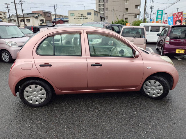 3ヶ月・3000kmの無料保証付きです。エンジン、ミッション等の修理の際に金額が大きくなりがちな箇所も無料修理で安心です。最大3年までの有料保証も取り扱っております。