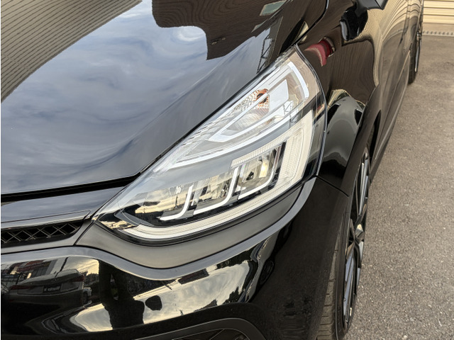 �yLED�w�b�h���C�g�z���V����ԑ��s�����ǍD�Ȏ��E���m�ۂ����S���ĉ^�]�ł��鍂�P�xLED�w�b�h���C�g�𑕔�!�_�����x�������A����d�͂��}�����Ă��܂��B