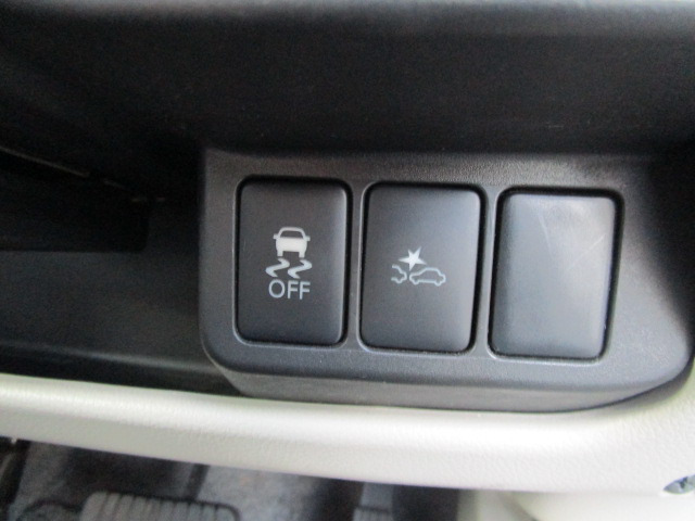 ★衝突被害軽減ブレーキを装備。