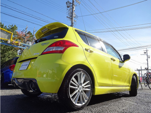 �����X�̔��ԗ��B�͎�ԉɂ������|���Ďd�オ���Ă��邽�߁A�w���M�������ăI�X�X���o���鍪���x������܂���