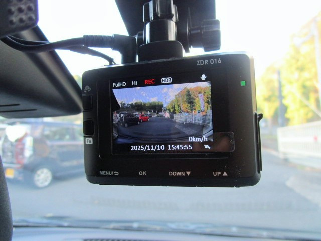 ☆ドライブレコーダーを装備。