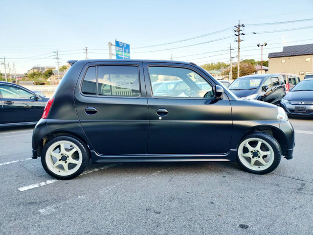 中古、新品のHDDナビ、ETC、地デジチューナー、フリップダウンモニター、バックモニターなど何でもご相談ください。下取りから取り換え、持ち込み取り付け可能です!ポータブルナビフルセグなど各メーカー取り扱い有