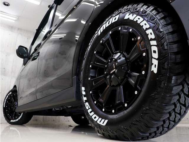 �V�i�ЊO�A���~�z�C�[���ɐV�i�z���C�g���^�[�}�b�h�e���[���^�C���𑕒����A�N�e�B�u�ȕ��͋C�Ɏd�オ��܂����B