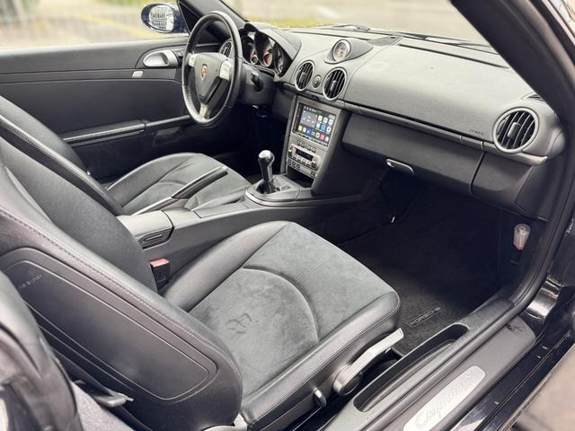 ������ȃX�y�[�X���L���A����҂̕��������Ɩ������Ē����܂���