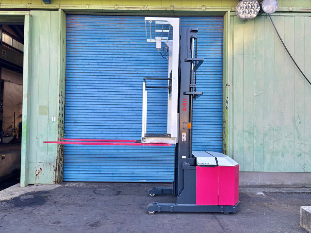 ニチユバッテリーフォークリフト