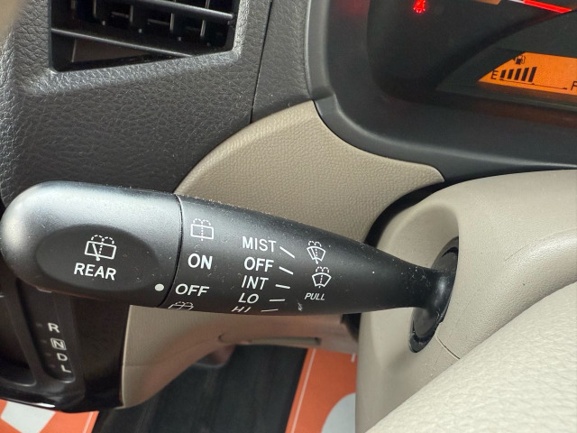 徹底した内装クリーニング!!リンスクリーナーによるシート丸ごとクリーニング♪強力エアーを使いシートの奥のホコリもたたきだし、室内を徹底に除菌します!!