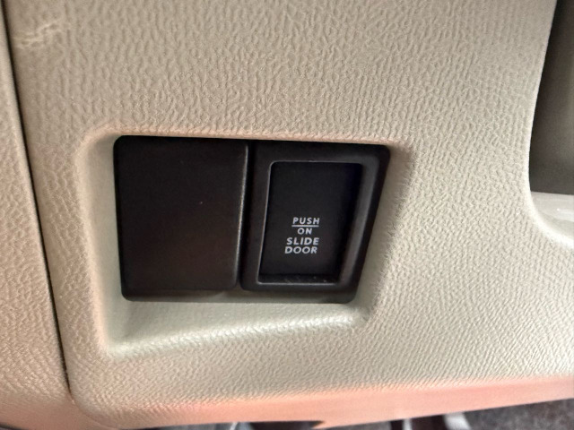 当店ではお客様のご予算やご要望に合わせて、[ナビゲーション] [ETC] [バックカメラ] [ドライブレコーダー] [レーダー探知機]などの装備品もご提案させて頂いております♪全国販売、全国納車OK♪