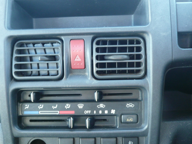 エアコンもしっかり効いて年中快適です☆暑い夏でも快適に過ごせます☆