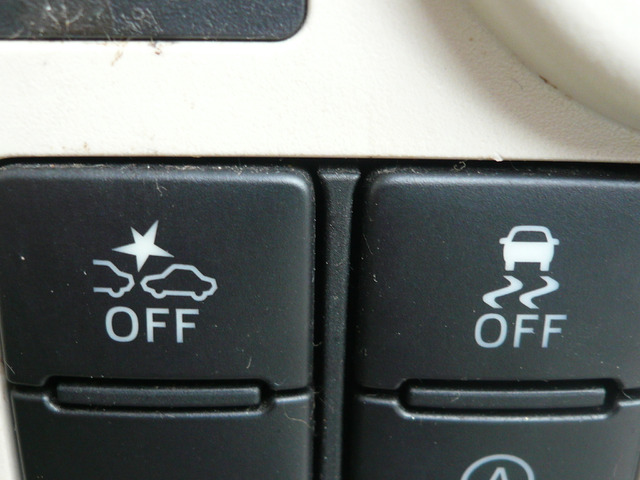 �Փˌy���u���[�L�E������h�~���u�t����