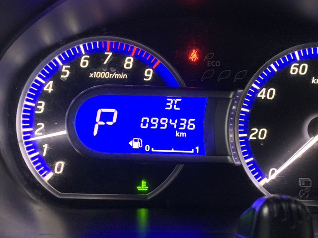 納車前点検では、エンジンをはじめ足回りや装備品の点検をスタッフが丁寧にやらせて頂きますので安心してカーライフを送る事ができます!