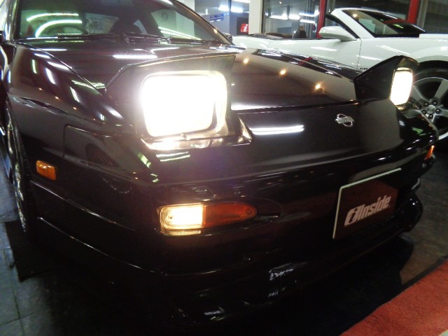 �X�|�[�e�B�ȃt���G�A���t�����g�}�X�N�Ƀ��g���N�^�u�����C�g������P���܂��C������F�o���p�[�E�p��t���̌y���Ȃ��̂��Y��ɕ�C���ꑖ�s�Ɏx��̂Ȃ����̂ł�