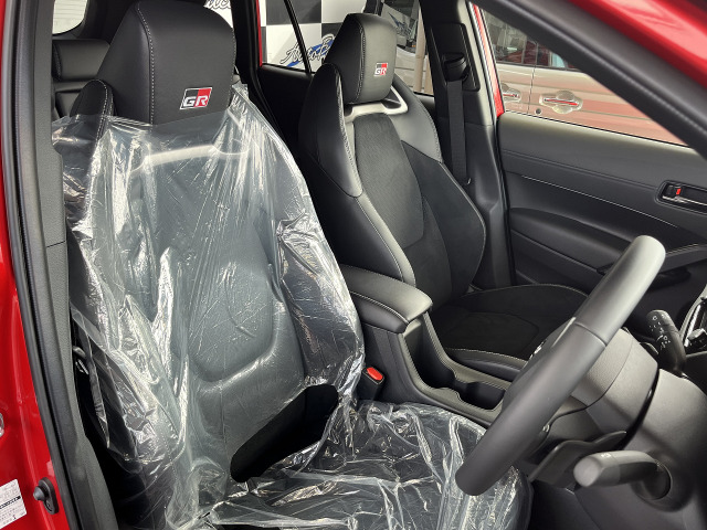 ���Ђł͂��D�݂̃t���A�}�b�g�ELED���[�������v�Ȃǂ���]������Γ��X�X�^�b�t�܂Ł�