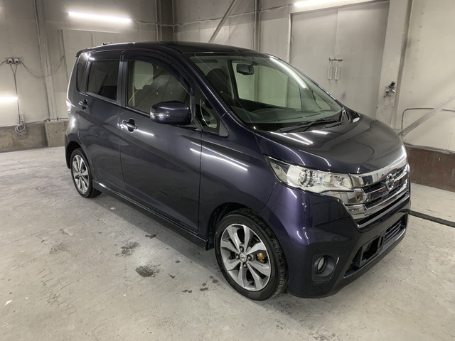 お車と一緒に新品タイヤ(ホイール付き)をご希望の方にはお得な価格にてご提供しております。常時在庫がありますので、いつでもご確認いただけます。