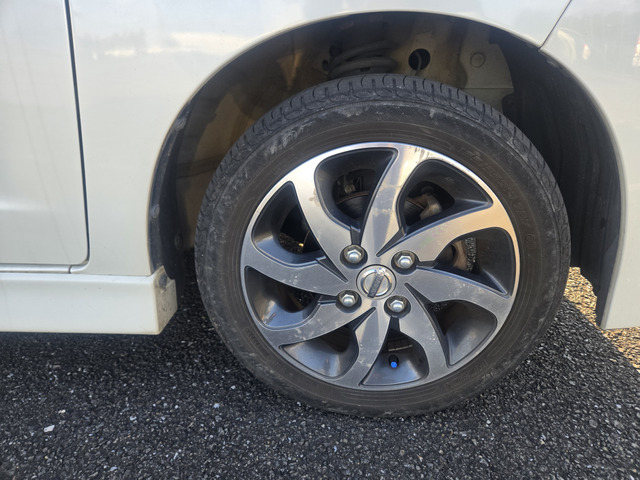 �A���~�z�C�[���t���ł��B(�x�������z17.8���~�E�����Ɍ���)