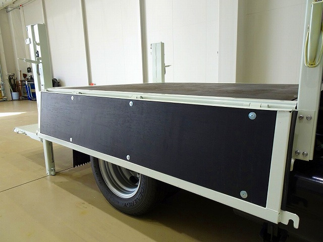 �ב����:209&times;161&times;38 �O���J ���A�A�I���`�F�[��2�� ����PG/600kg �ɓ��J��/V601B-1MKT2 ��:85cm/�L����:75cm ��:157cm ���E���A�x��PG�X�C�b�`