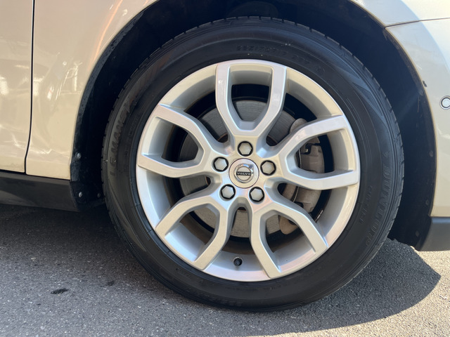 ピレリー・コンチネンタル・ノキアンなどタイヤも他店よりお安くご提供しております!