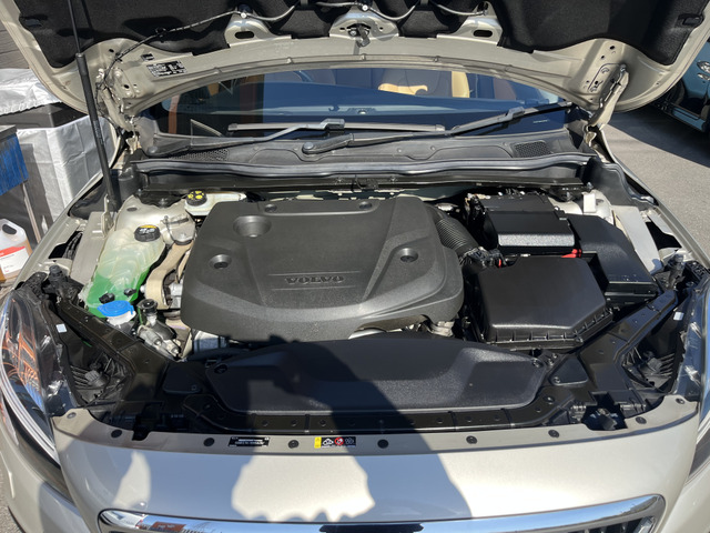 販売・メンテナンスだけではなく、自動車保険業務・事故・レッカーサービスにも対応しております!