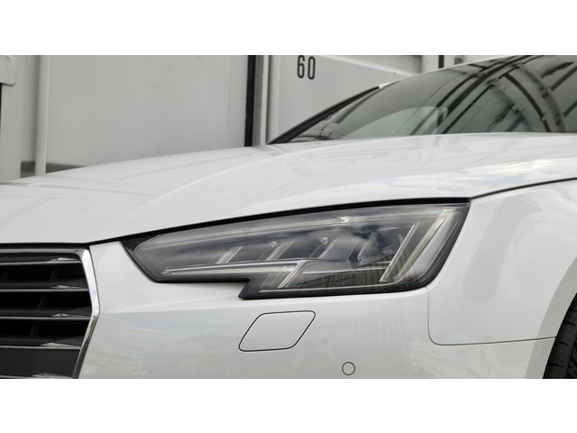 薄めのスモークフィルムで引き締め効果がありながら純正ライク