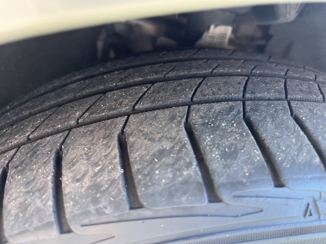 タイヤ交換もお任せ下さい!自社認証工場にタイヤチェンジャー・バランサーも導入しております!!