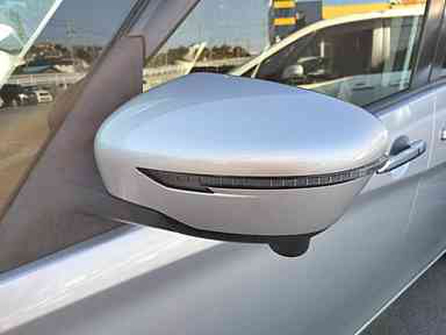 きちんとメンテナンスしてある車まだまだ乗れます。そんなお車を当店は乗り出し10万〜30万ぐらいの価格中心にて在庫してます。事故歴、修復歴、メーター改ざん車のお車は基本的に仕入れしません