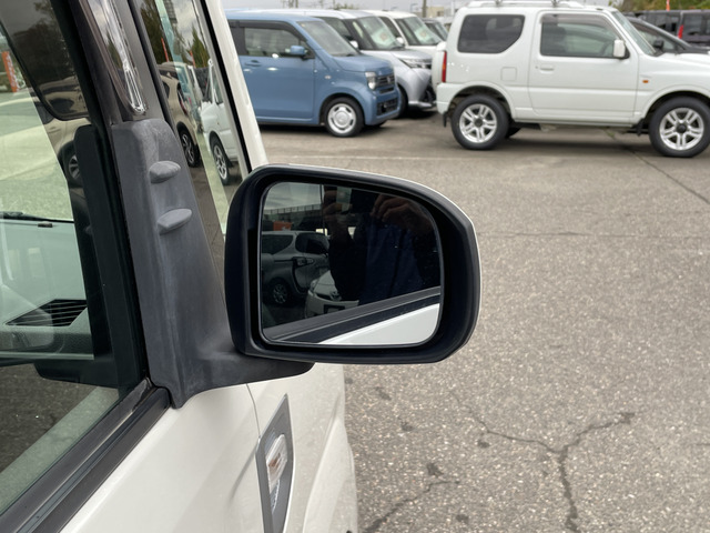 �y�x�����z���i�X�z���Ԃ������������܂��āA���ɗL�������܂��B�݌Ɏԗ��ɂȂ�܂��̂ŁA���񂲓s���̋X�������ɁA���ɗ��ĉ������B���X�\��������ƁA���ē����X���[�Y�ł��B