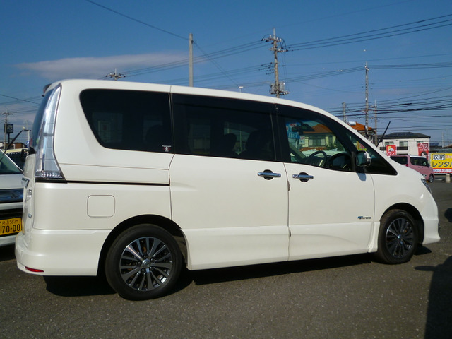 セレナ2.0 ハイウェイスターG S-HYBRID アドバンスドセーフティパッケージ