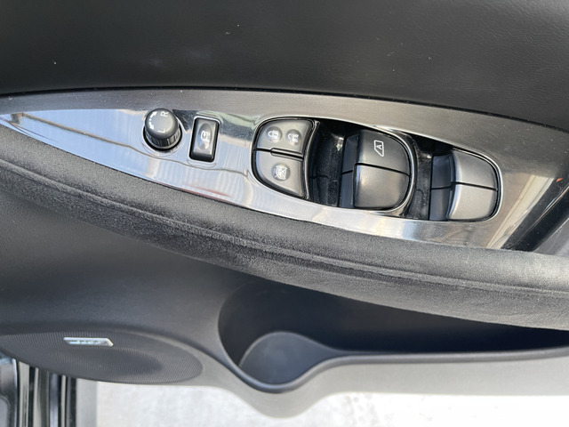 ☆電動格納ミラー付き!お見逃し無く!!お問い合わせはTEL06-6430-1230 E-mail cars_genesis2007@yahoo.co.jpまで!!☆