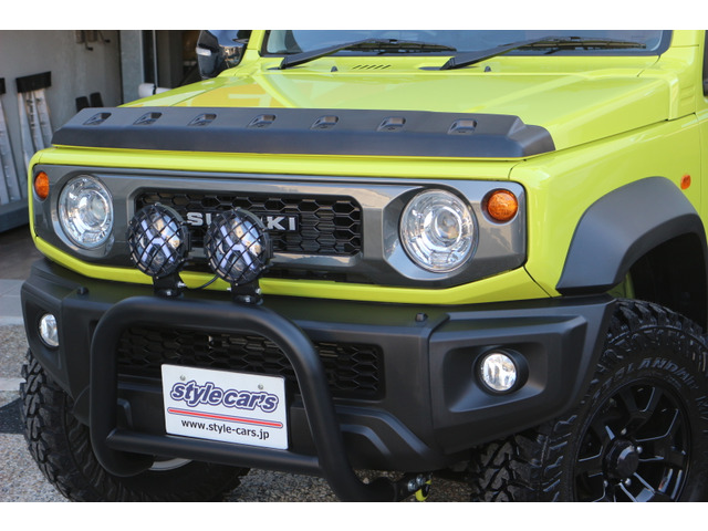 ☆グリルやブルバー等カスタム豊富の一台!ご自身の目でお確かめください!