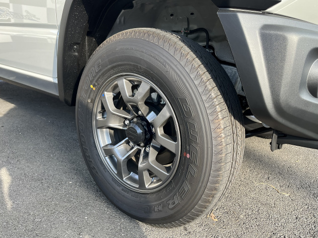 ���Ђł̓^�C����z�C�[���ȂǐV�i���璆�Â܂ő������戵�������Ă���܂��B�d�l�ύX��^�C�������Ȃǂ���]���������܂������x�����k�������B