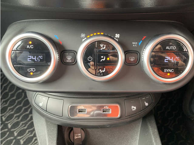 ���E�Ɨ��f���A���G�A�R���ƂȂ��Ă���܂��̂ŁA���K�ɂ��߂��������܂��B