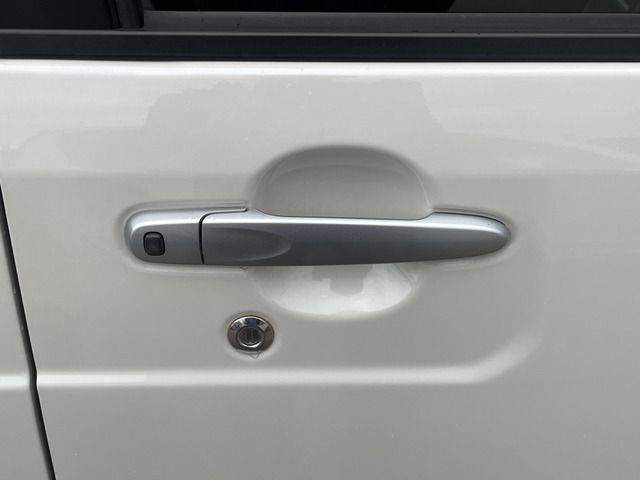 �y�x�����z���i�X�z���Ԃ������������܂��āA���ɗL�������܂��B�݌Ɏԗ��ɂȂ�܂��̂ŁA���񂲓s���̋X�������ɁA���ɗ��ĉ������B���X�\��������ƁA���ē����X���[�Y�ł��B