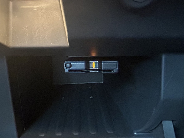 ETC�ԍڊ�̓O���[�u�{�b�N�X���ɂ������܂��B