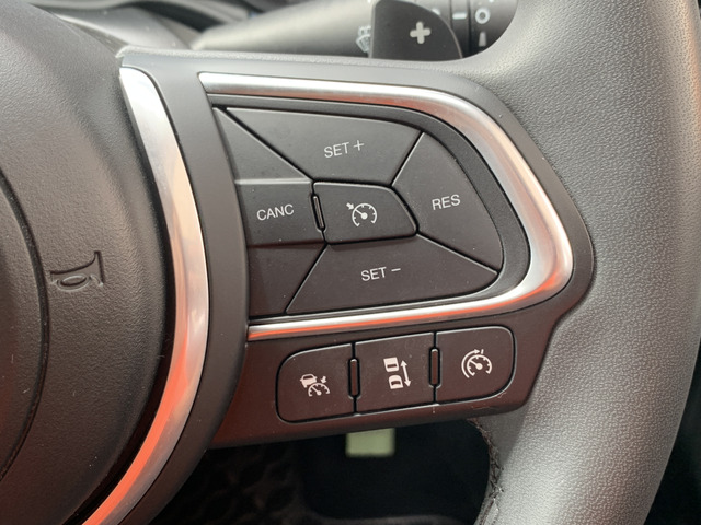 �N���[�Y�R���g���[������������Ă���܂��̂ŁA�������ړ��̎��ł��h���C�o�[�̕��S���y�����Ă���܂��B