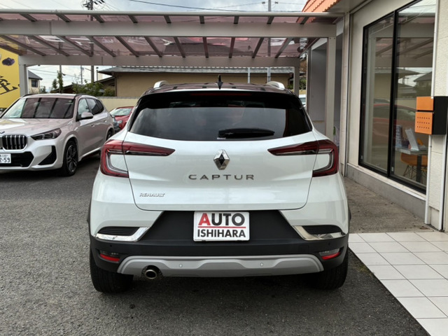 ����̂���V�����_�[���C������ۓI�ł����A�{�f�B�S�̂ɂ͊ۂ݂�����A�����ƋȐ�������G�N�X�e���A�́A�X�^�C���b�V���ł���Ȃ���G���K���g�ȃC���[�W���^����G��ȃf�U�C���ł��ˁB