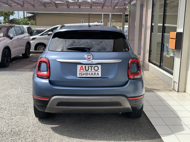 �V���v���ł���Ȃ���A��������Ƒ��݊�������A�r���[�ł��ˁB���A�n�b�`�h�A���Ⴂ�ʒu����J���܂��̂ŁA�傫�ȉו��̏o��������y�X�ł��B