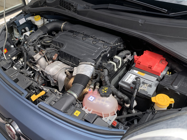 �[�Ԃ̑O�ɂ͎Ԍ��������{���Ă���̂��n���ƂȂ�܂�!1.3L�^�[�{�G���W���𓋍ځB�o��151ps/�g���N270Nm(�J�^���O�l)�BWLTC���[�h�R���13.4km/l(�J�^���O�l)�ł�