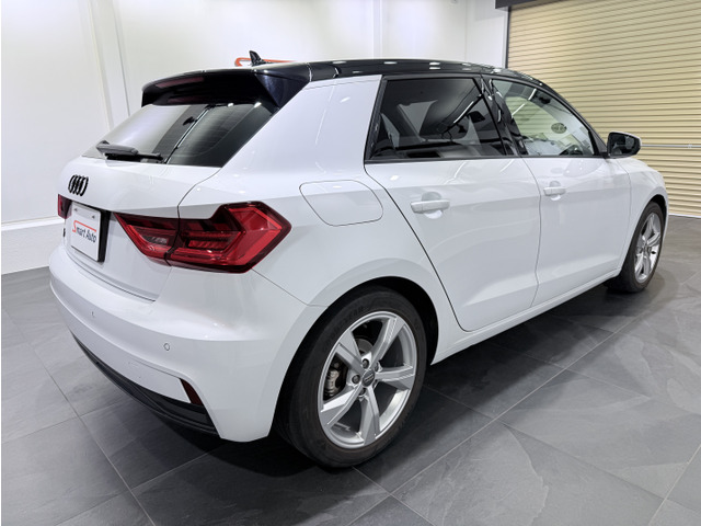 この度は数ある販売店の中から当店の在庫車をご覧いただき、誠にありがとうございます。使い勝手が良く女性にも人気なコンパクトカー、アウディA1が入庫しました。弊社ユーザー様からの買取車両で素性も確かです!