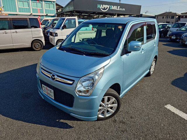 自動車保険もご相談ください。当店は三井住友海上、あいおいニッセイ同和損保の代理店です。保険担当が万一の際は連携を取って迅速にご対応致します。代車・レンタカーもご用意できますのでご安心ください。