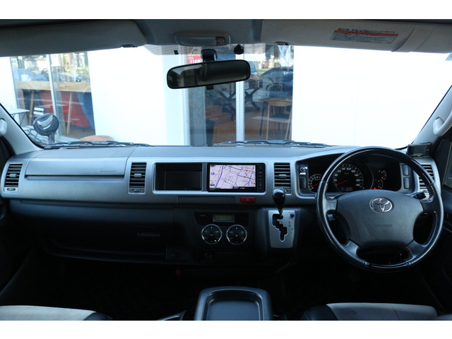 ハイエースバン