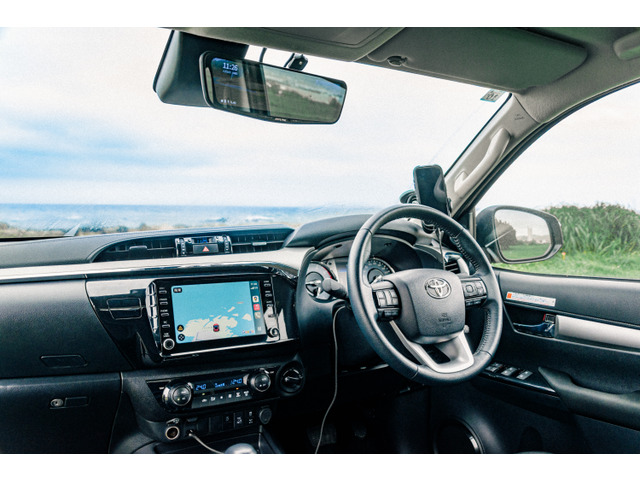 最新装備のピックアップトラックです