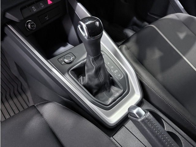 ★当店は一部で行われている「車両本体を安く見せ高額な諸費用を請求する」ような事は一切行いません。当店の諸費用は簡潔・明瞭・ロープライスです。総額で他店と比較してみて下さい。