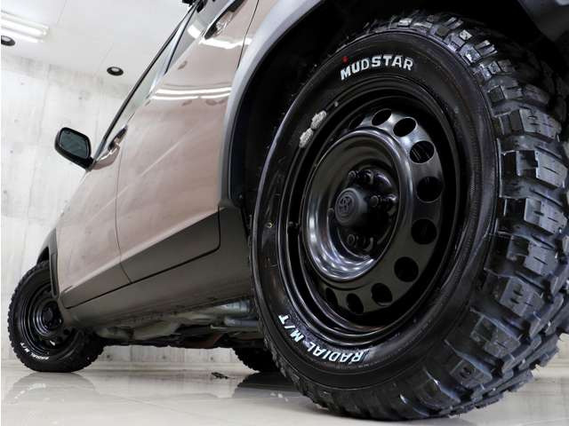 �V�i�u���b�N�X�`�[���z�C�[���ɐV�i�}�b�h�e���[���z���C�g���^�[�^�C���𑕒����A�N�e�B�u�ȕ��͋C�Ɏd�オ��܂����B