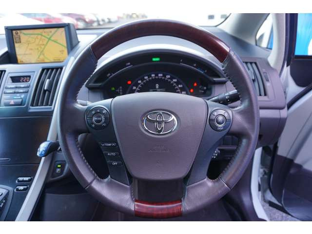 �n���h�����ɃX�e�A�����O�X�C�b�`���������E����炳���茳�ő���ł��܂�!