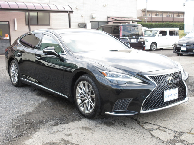 LS500h エグゼクティブ 4WD
