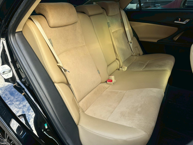 �y�Z�J���h�V�[�g�z �Z�J���h�V�[�g�͑�l��l������Ă��\���ȃX�y�[�X���m�ۂ���Ă���܂��B