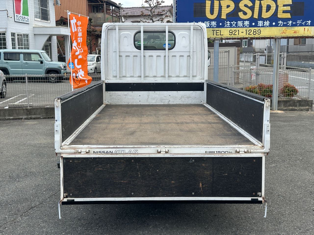 �ב�̃T�C�Y�͓����ŉ���160cm�A�c��310cm�ł��B