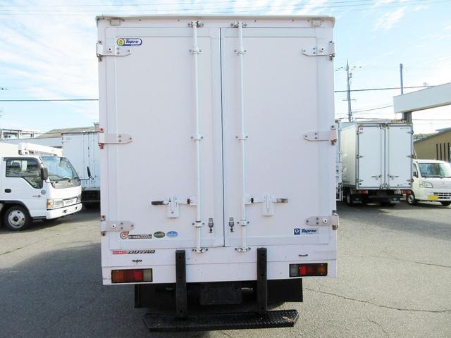 ���q���d��4,895kg