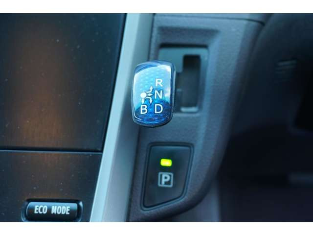 �R���p�N�g�Ńf�U�C�����̍����d���V�t�g�B�p�[�L���O�̓{�^������ŊȒP�ł�!