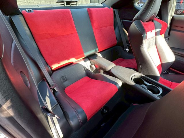 �y�Z�J���h�V�[�g�z �Z�J���h�V�[�g�͑�l��l������Ă��\���ȃX�y�[�X���m�ۂ���Ă���܂��B